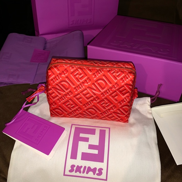 New FENDI x SKIMS pouch - Picture 1 of 7